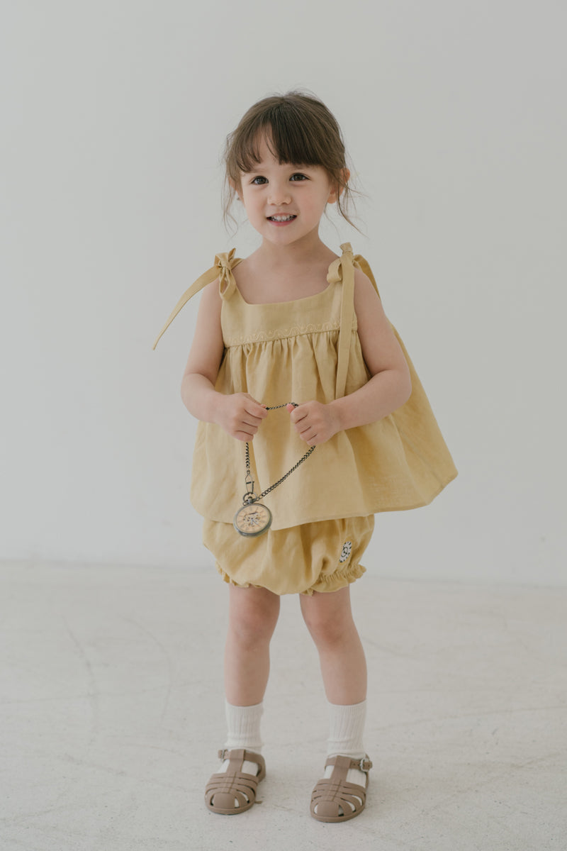 YELLOW CLOCK OUTFIT