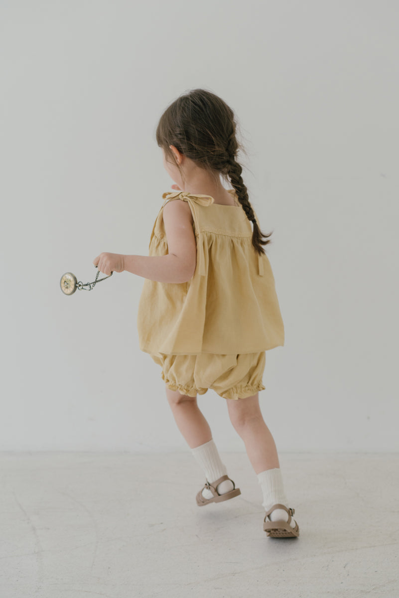 YELLOW CLOCK OUTFIT