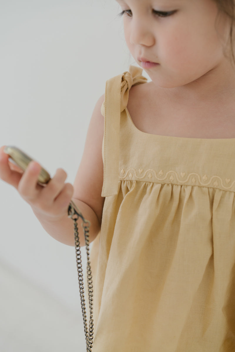 YELLOW CLOCK OUTFIT
