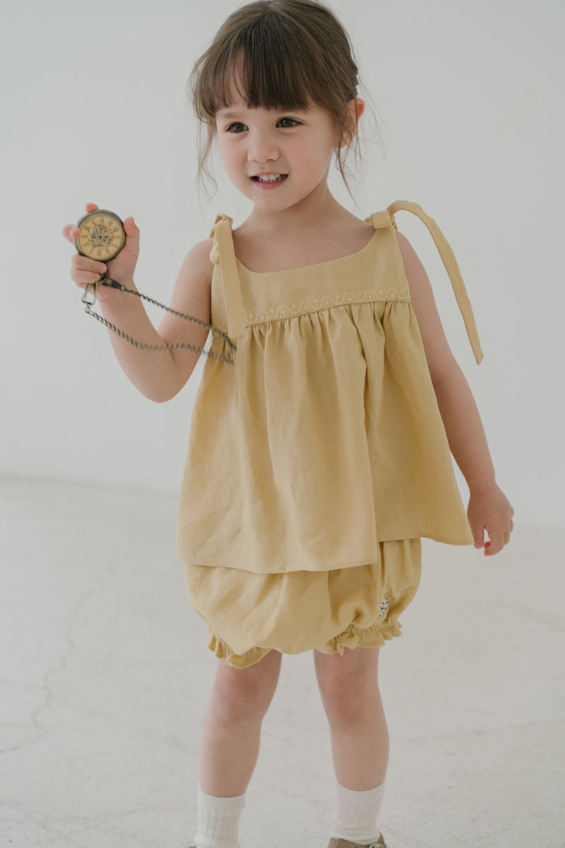 YELLOW CLOCK OUTFIT