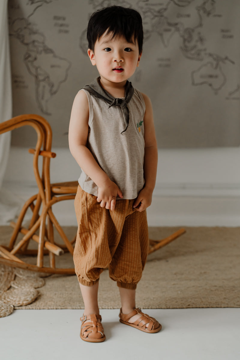 LELE JOVE EMBROIDERED SLEEVELESS VEST TOP
