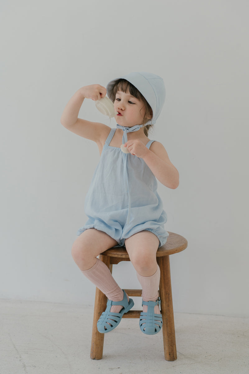 ALICE IN WONDERLAND BONNET HAT