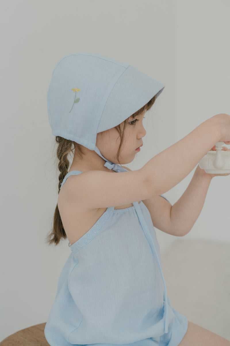 ALICE IN WONDERLAND BONNET HAT